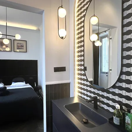 Luxury Apartment *